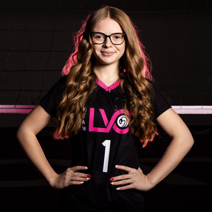 Louisa Engelhardt, Girls 17U Pink